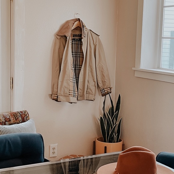 Meet your Posher, Lauren - Picture 4 of 10